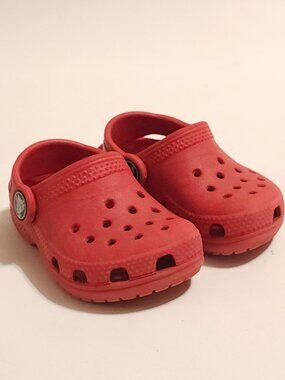 BABY CROCS RED Classic Crocs Size 4